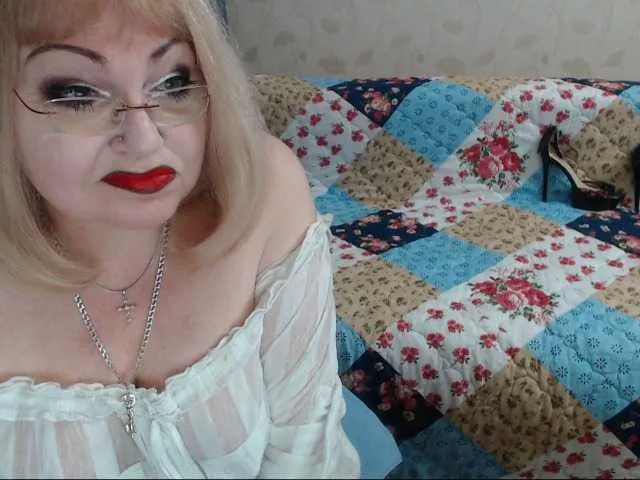 livingnextdoor – webcam model profile photo