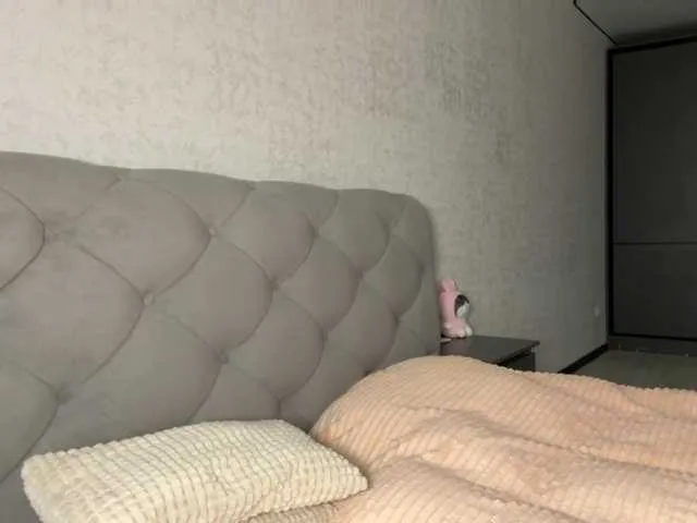 muIatkaa – webcam model profile photo