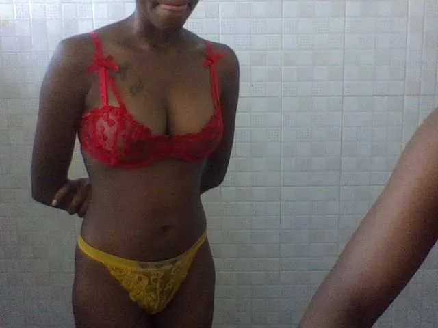 Petitegals – webcam model profile photo
