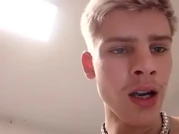 boyblondhetero cam profile