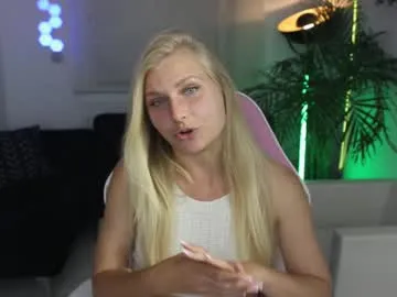 crystal_blond Profile Image