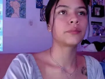 kiki_cams's Thumb Image