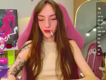 mia_pinkchair's Thumb Image