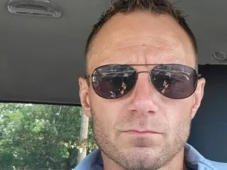 Funwithbrad111 – webcam model profile photo