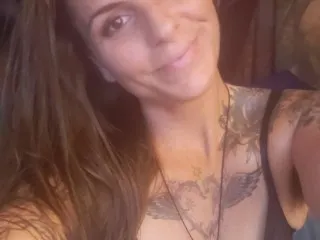 Ladyluvxo – webcam model profile photo