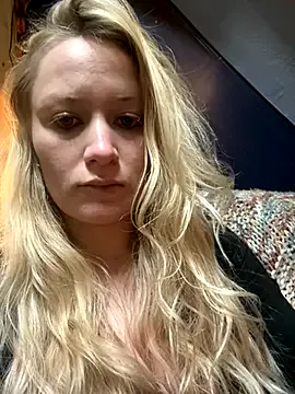 Milf-N-Kookies – webcam model profile photo